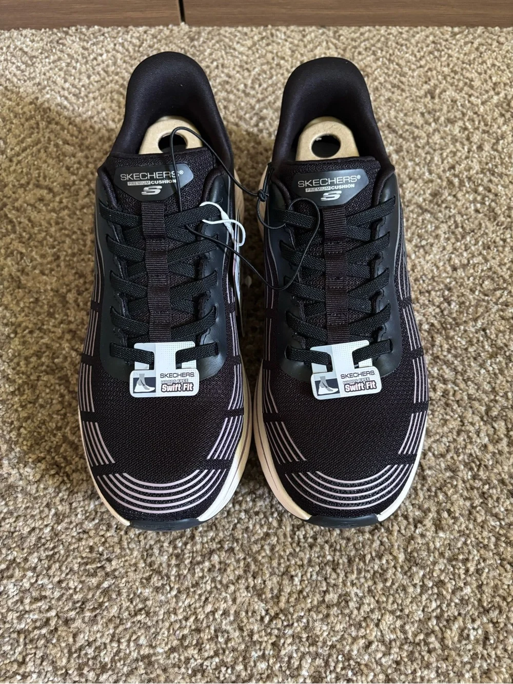 Skechers Swift Fit Size 11 Black and Purple Women's Slip-On Sneakers
